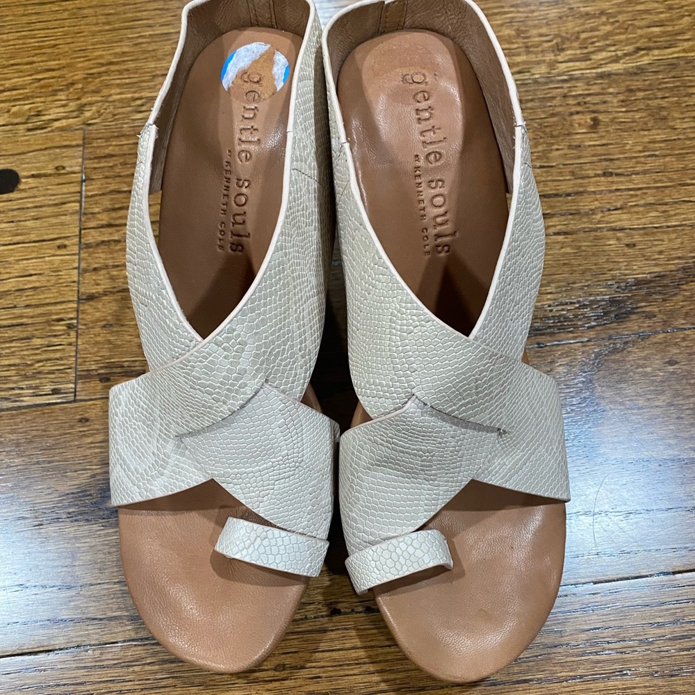 Kenneth Cole Wedges
